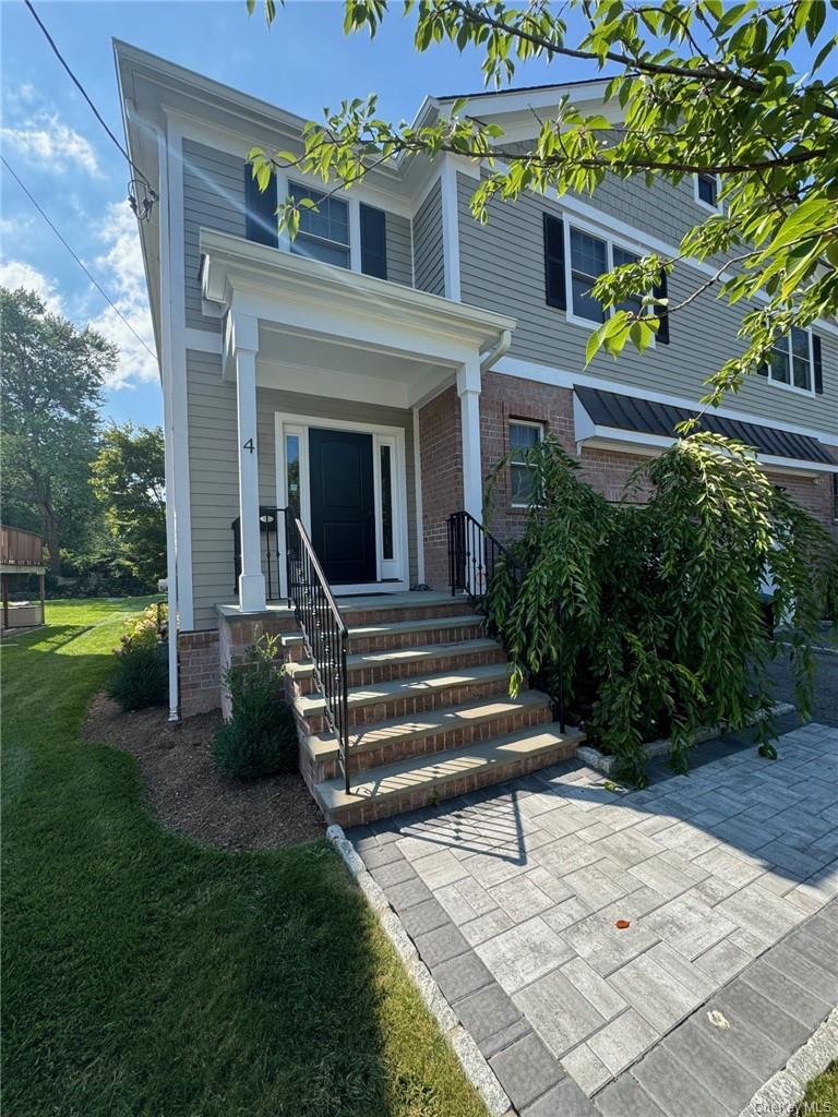 4 Rose Avenue — photo