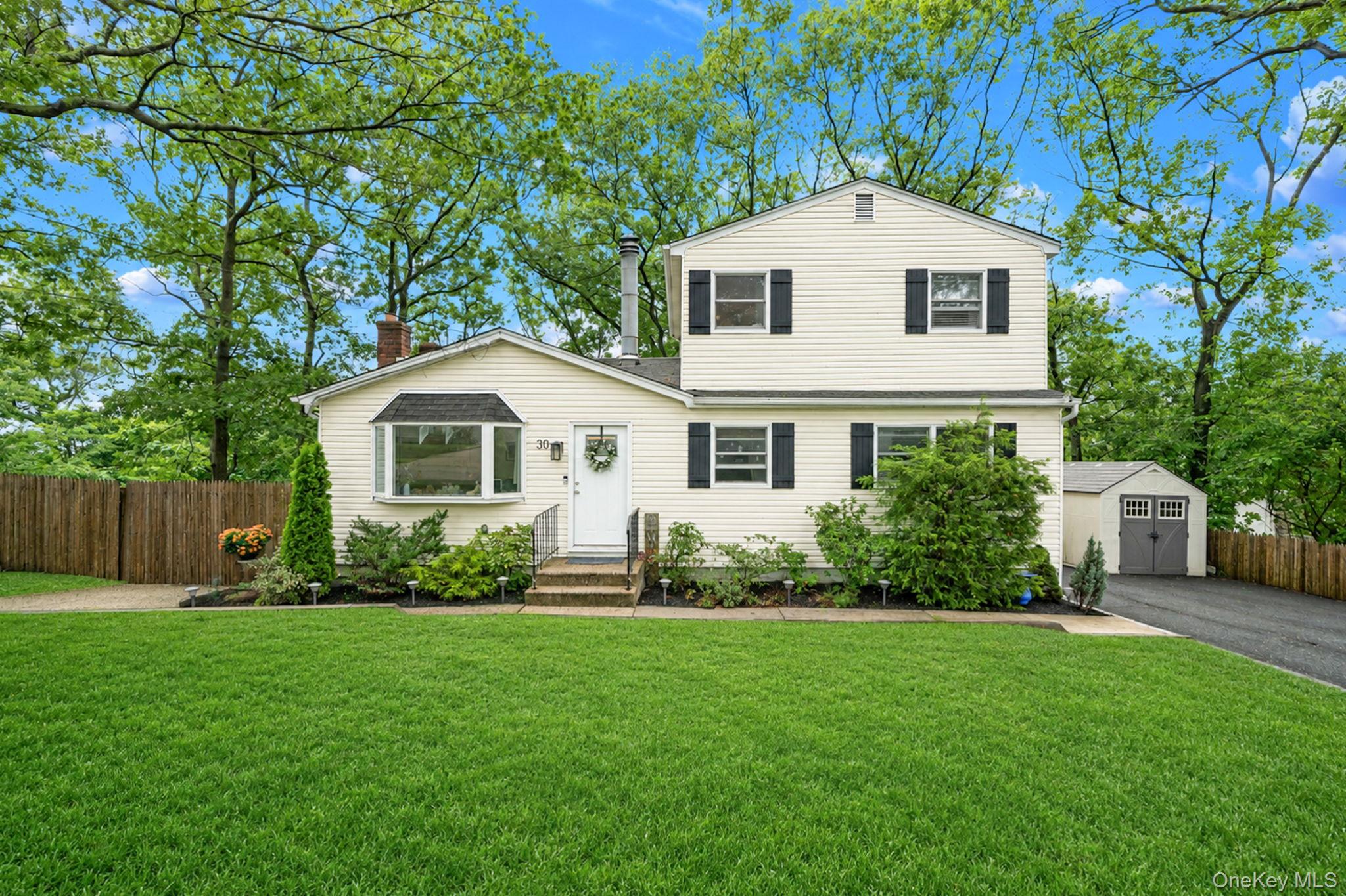 30 Sayville Road — photo