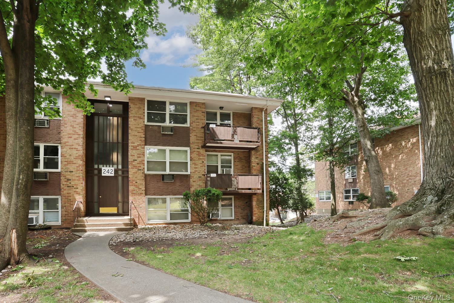 242 Kearsing Parkway F — photo