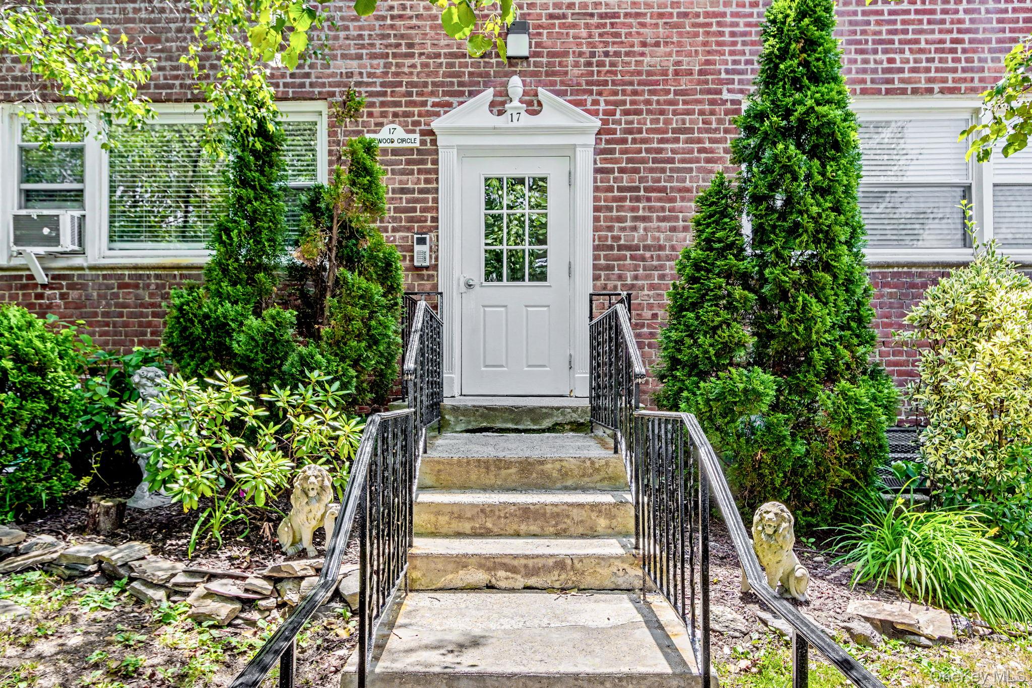 17 Leewood Circle 6R — photo
