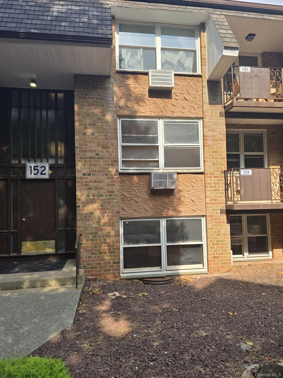 152 Kearsing Parkway B — photo