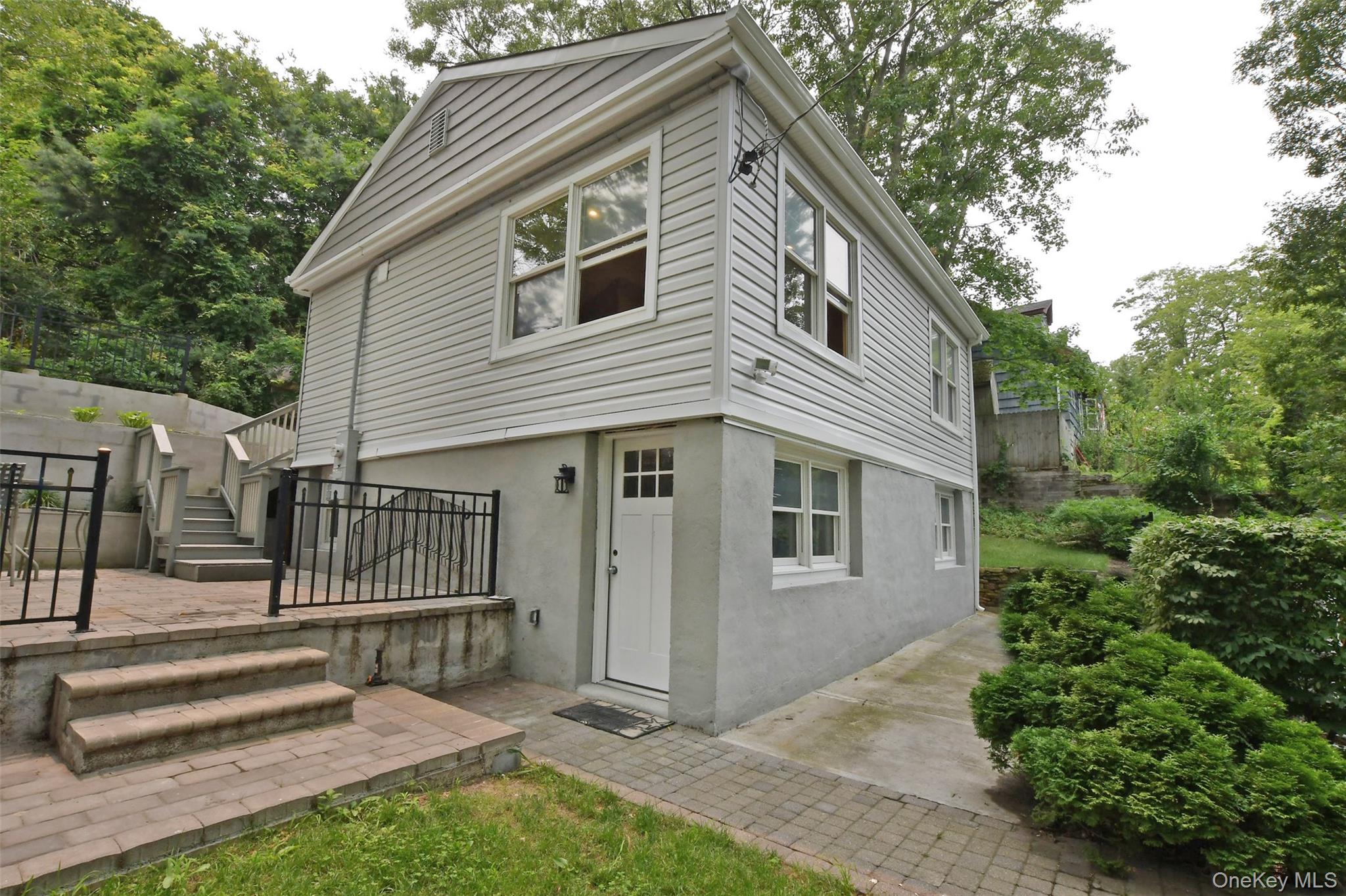 6 Southold Road — photo