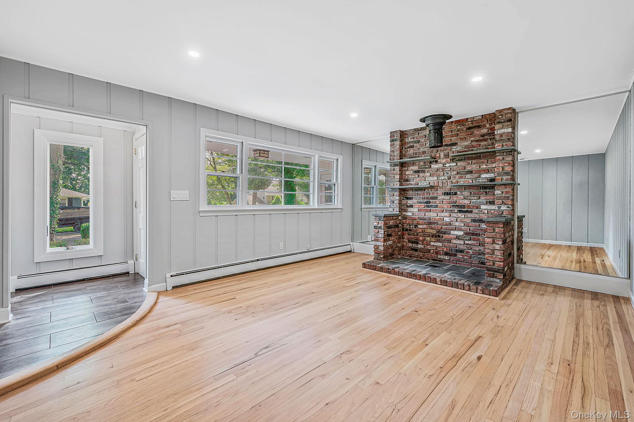 194 Phyllis Drive, Brookhaven, NY 11772 — photo 2