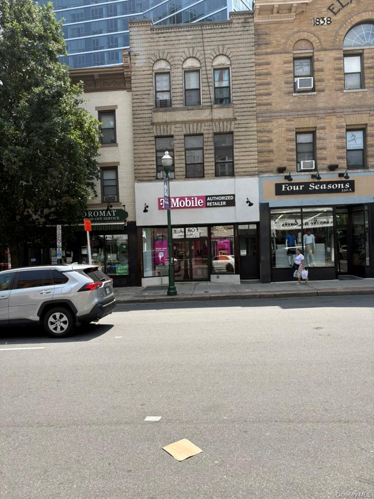 528 Main Street — photo