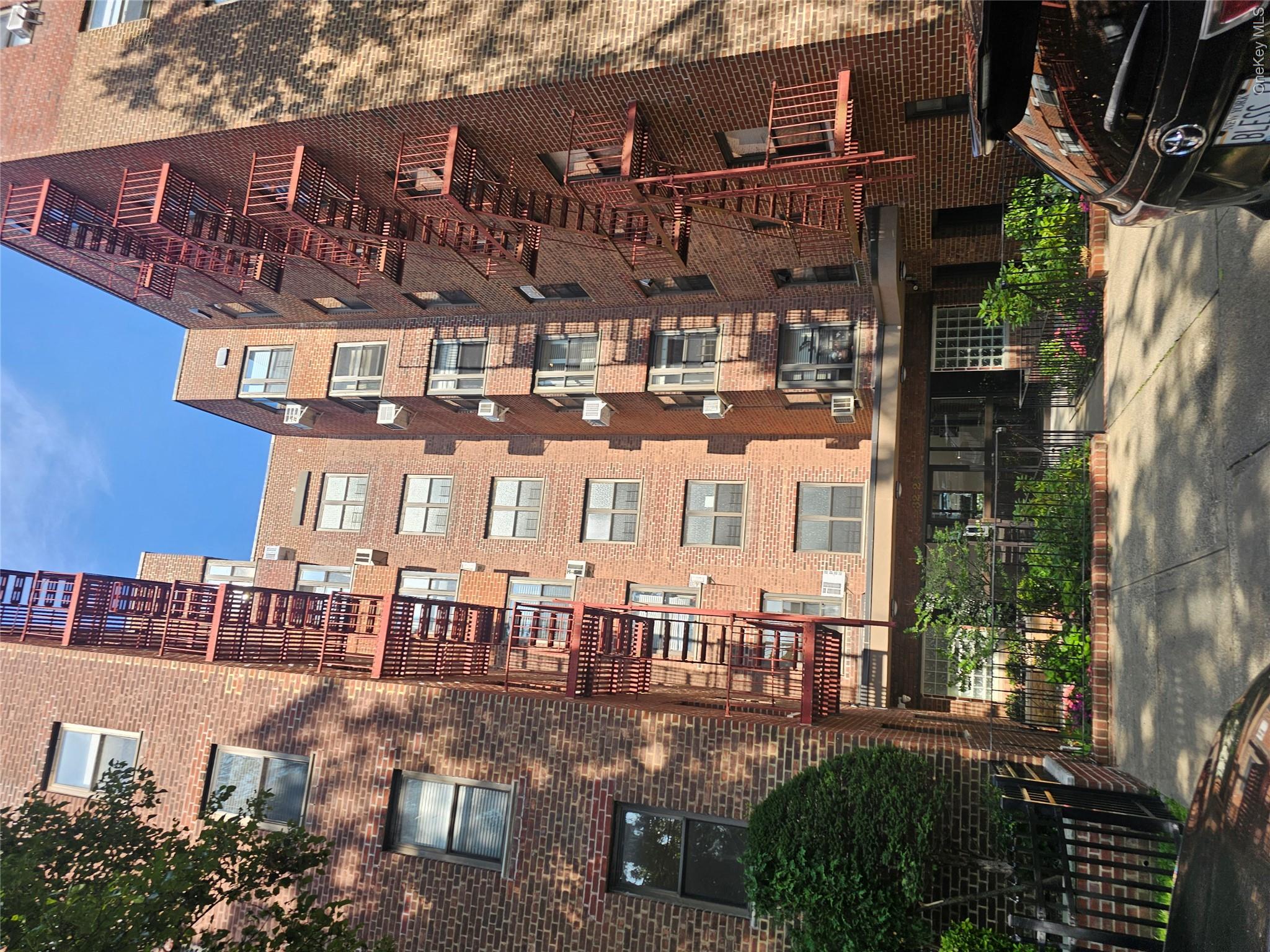 32-23 88 Street 306 — photo