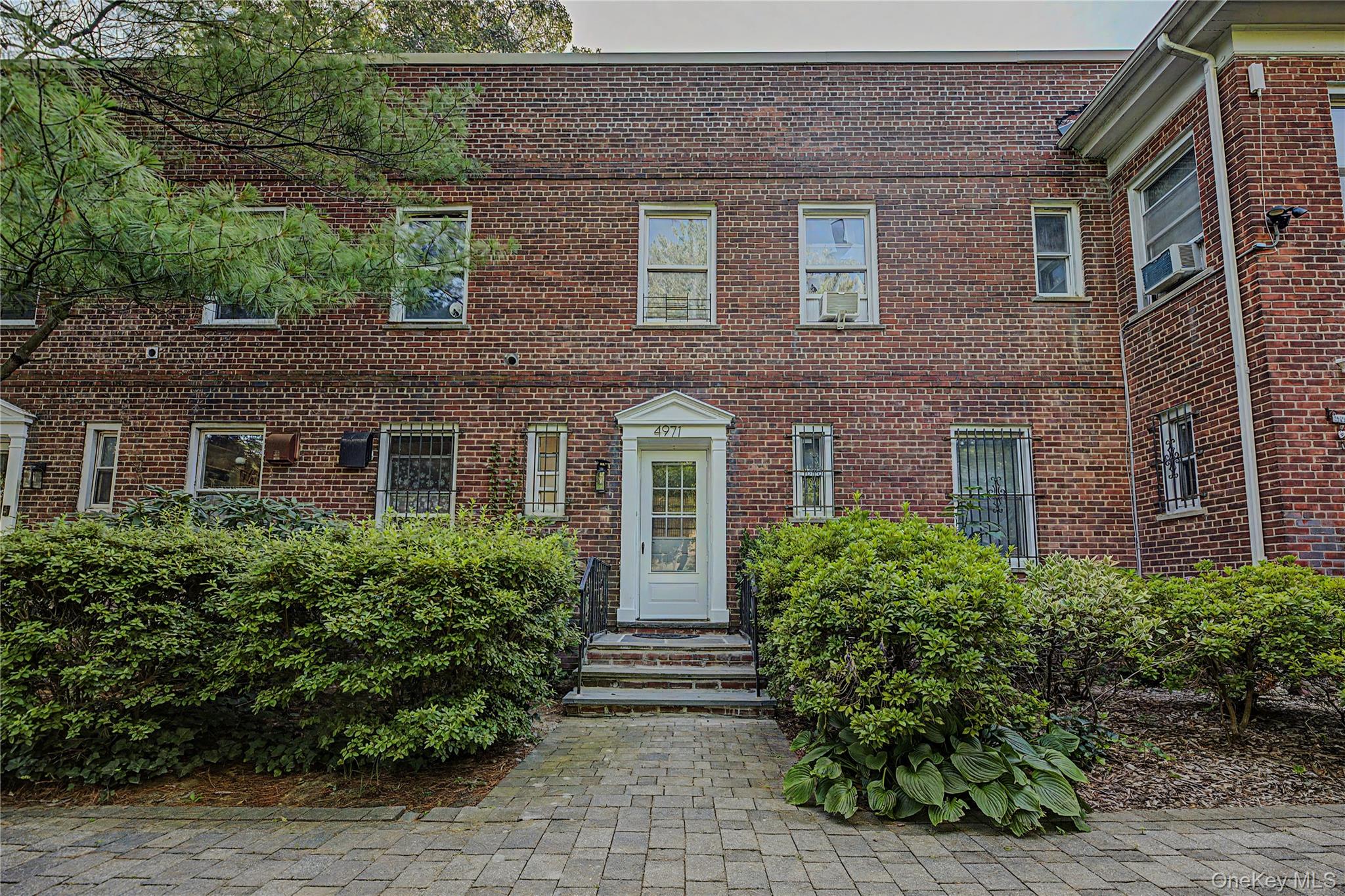 4971 Henry Hudson Parkway W 4971 — photo