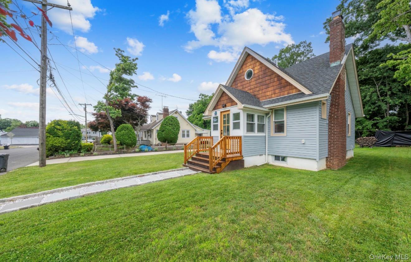 8 Rosewood Avenue — photo