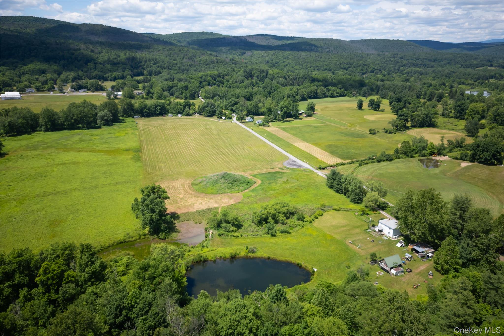80 Hang Glider Road — photo