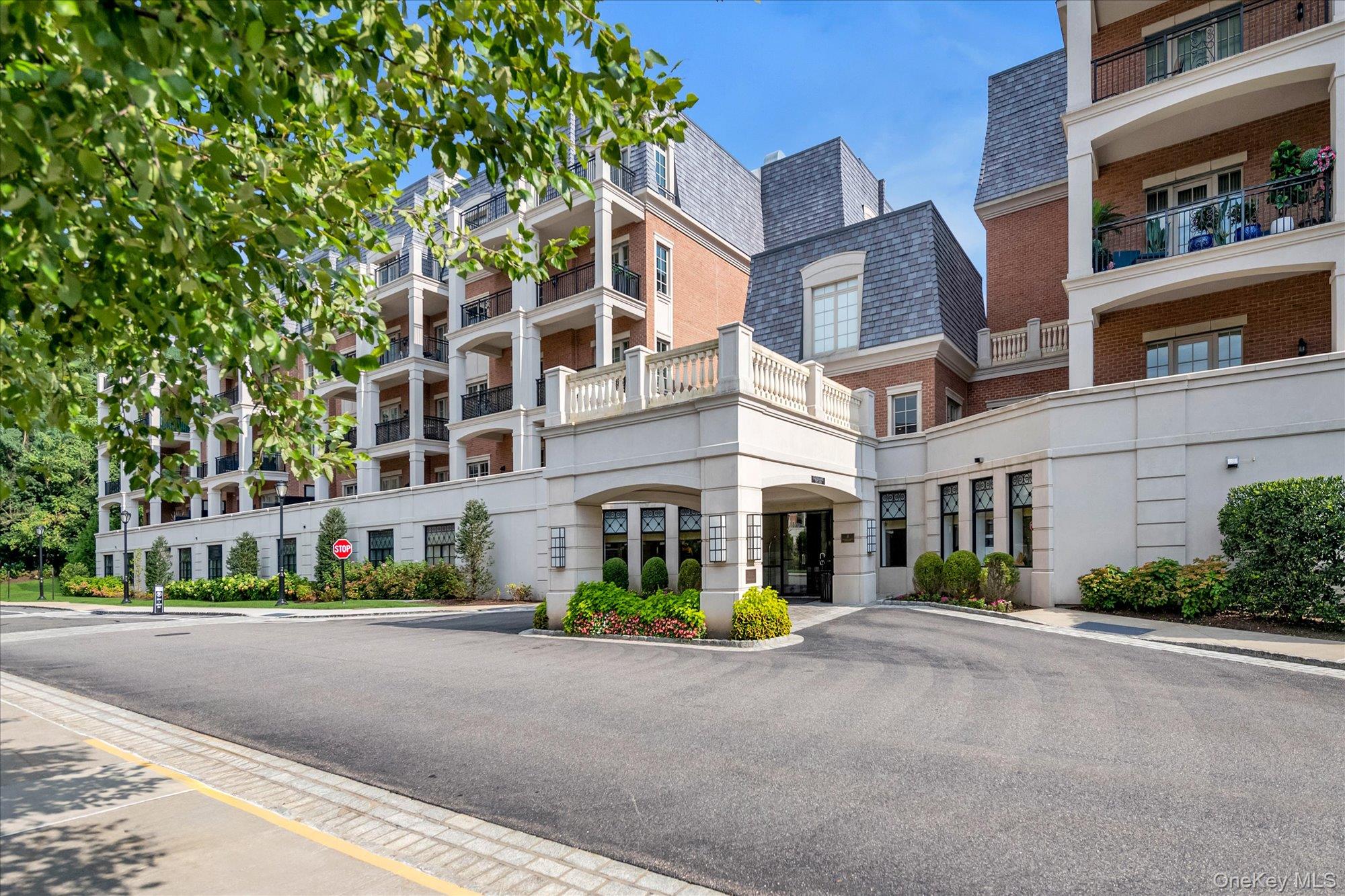 3000 Royal Court 3107 — photo