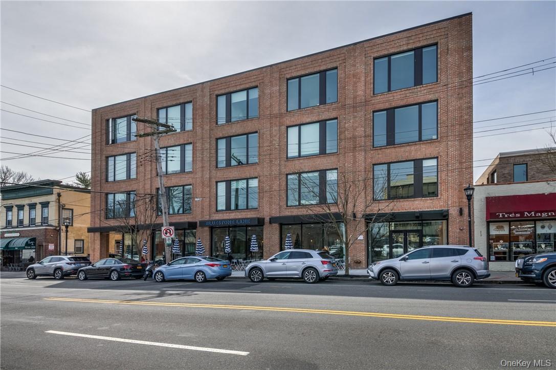 110 Chatsworth Avenue 401 — photo