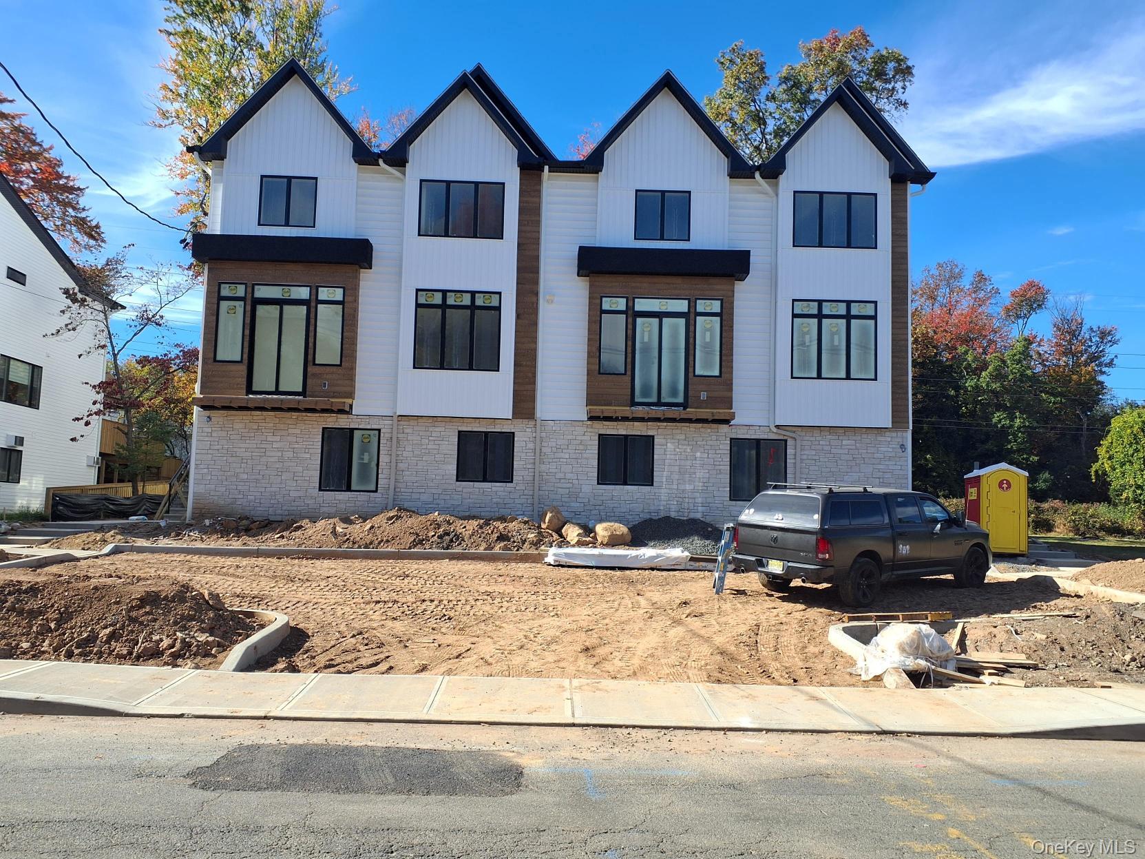 13 Northbrook Road Unit 212 — photo