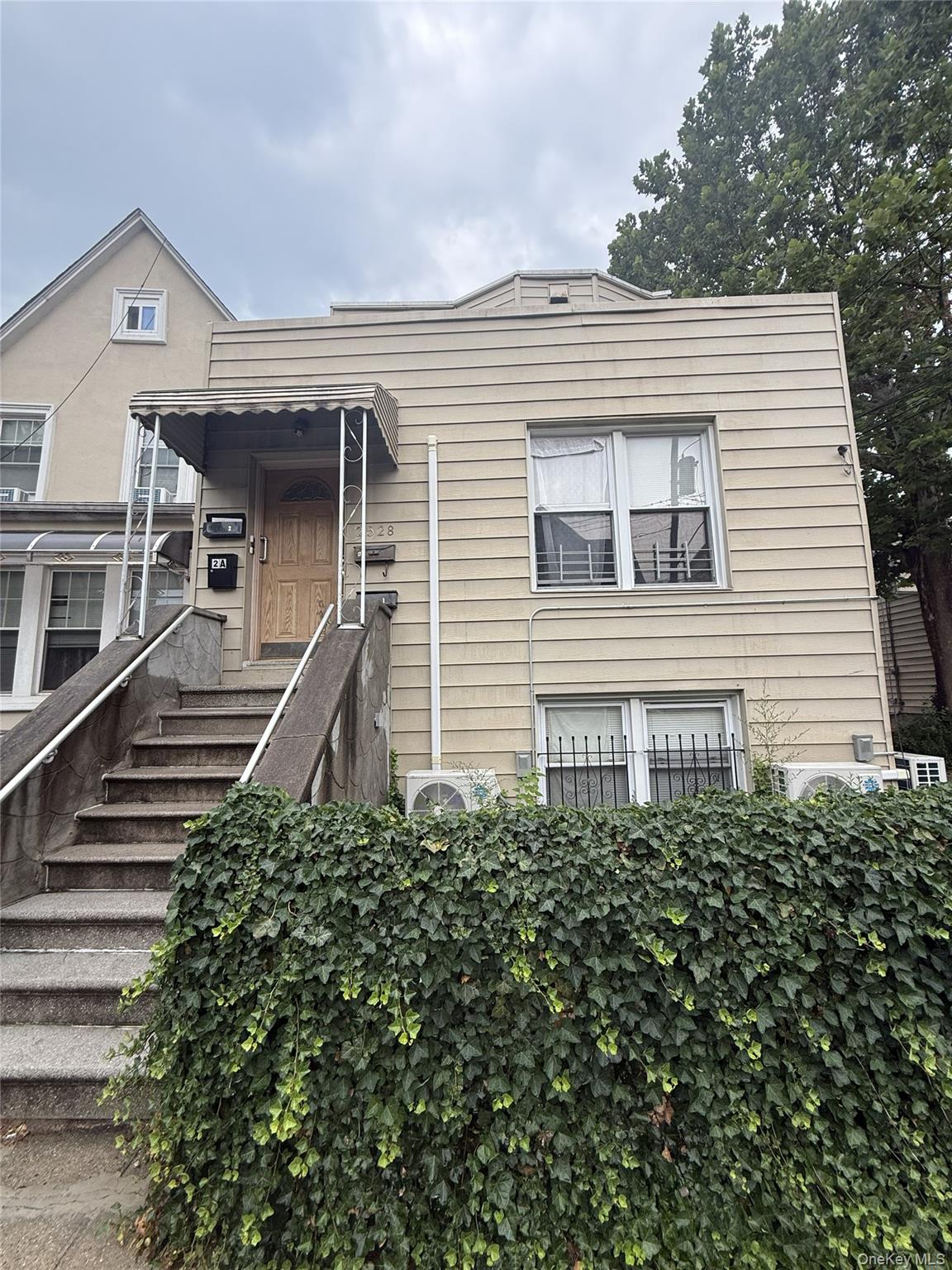 2528 Poplar Street — photo