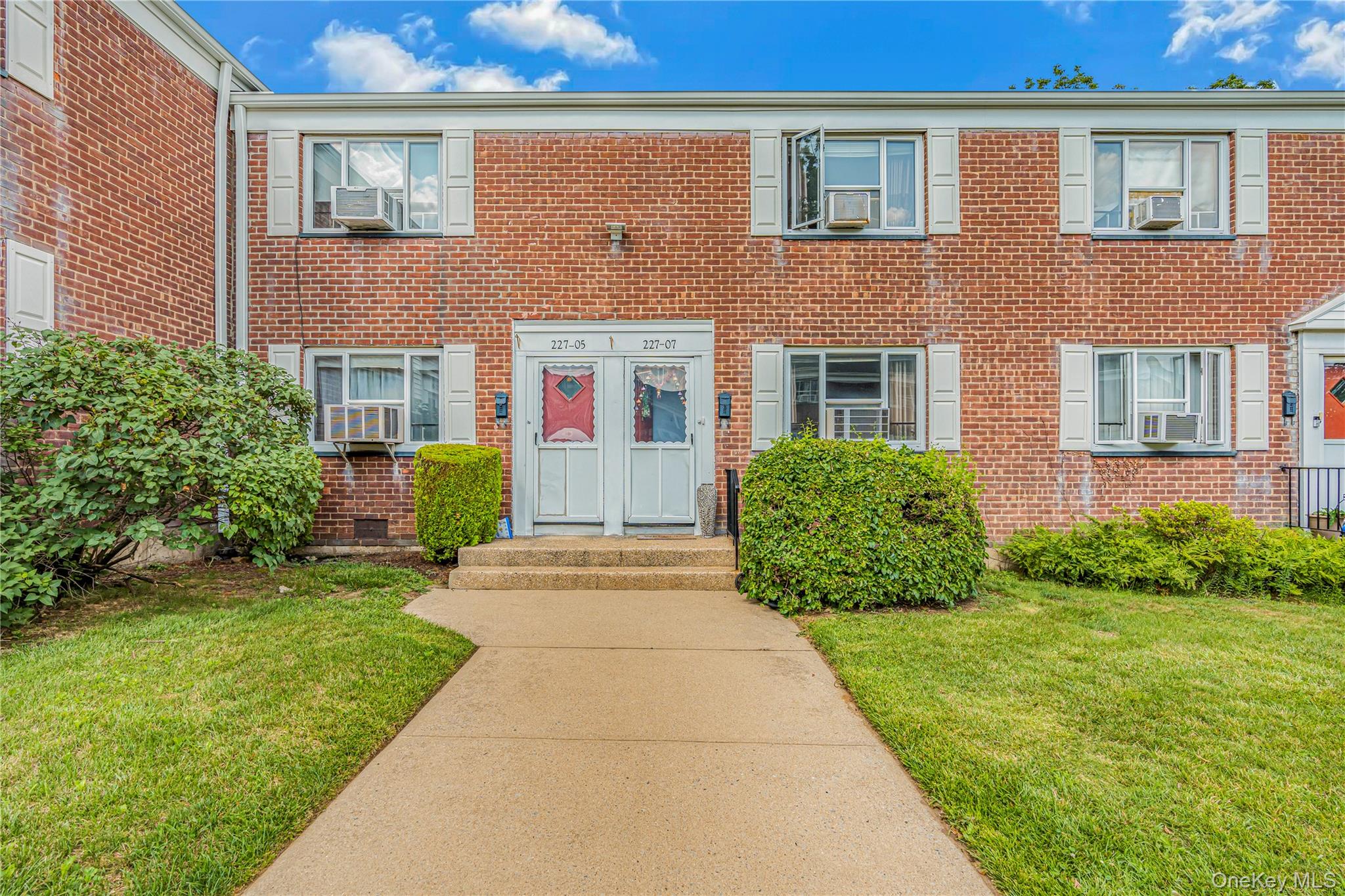 227-07 Hillside Avenue 516 — photo