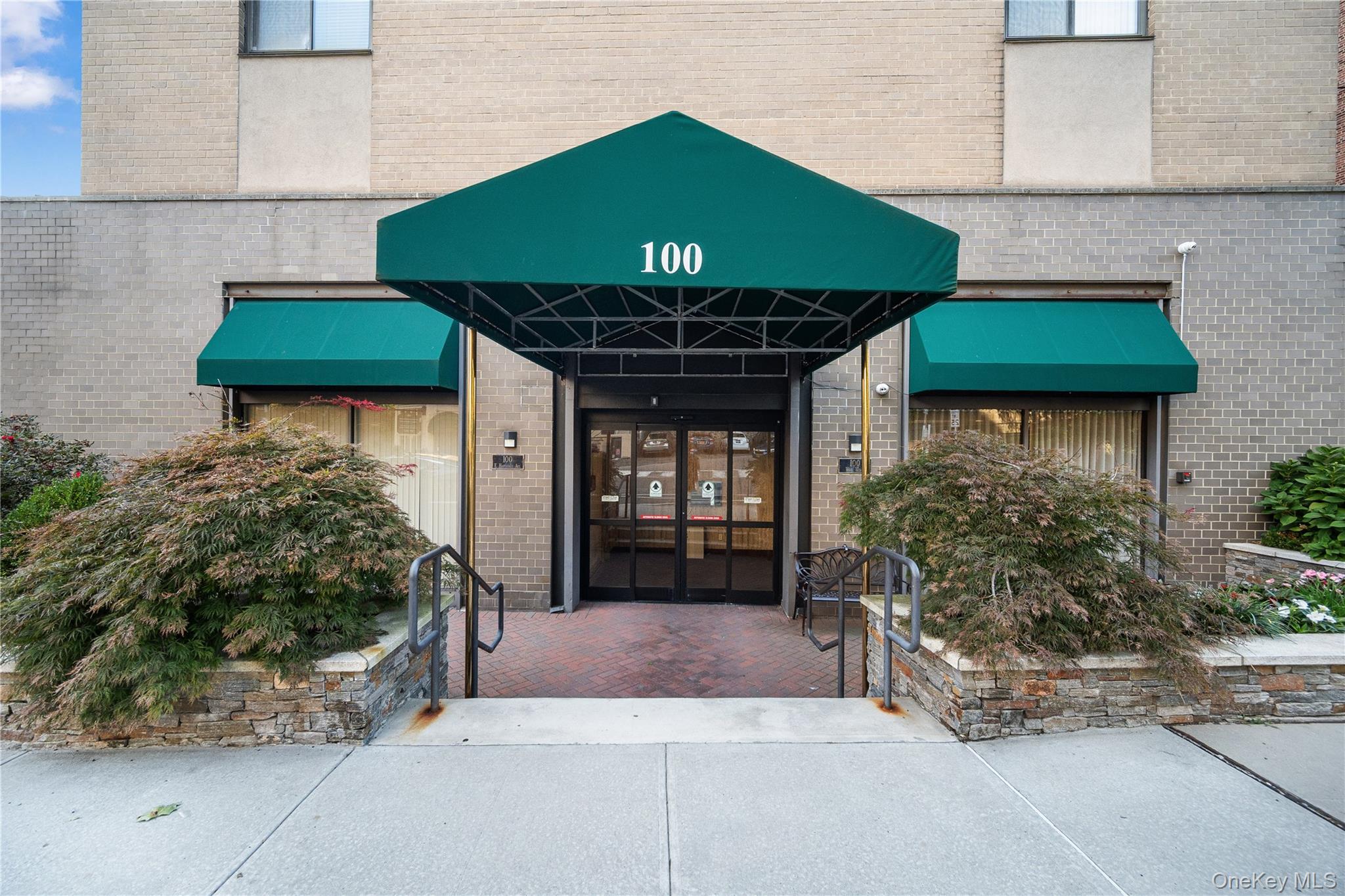 100 E Hartsdale Avenue 6Lw — photo