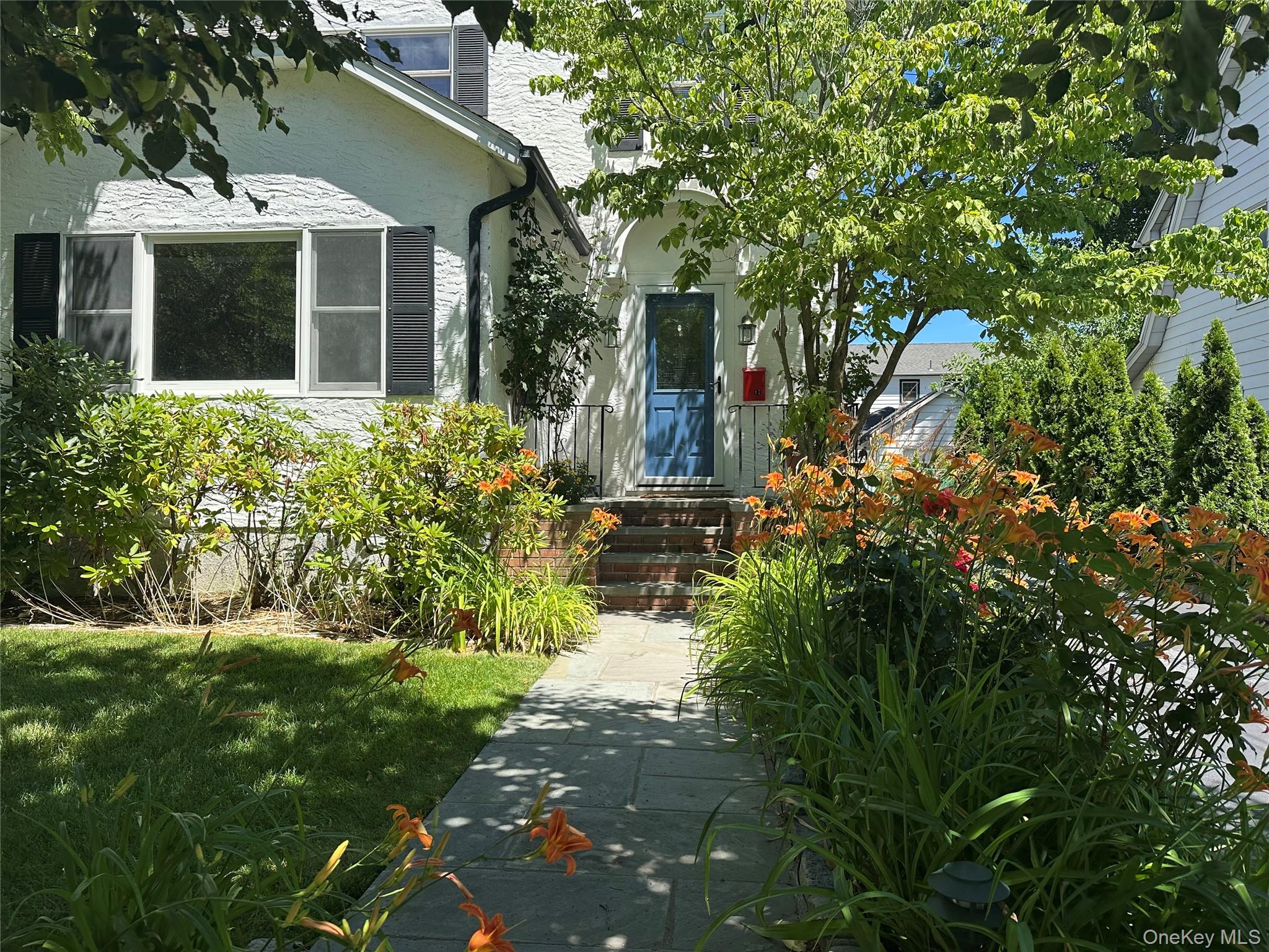 17 Cypress Avenue — photo