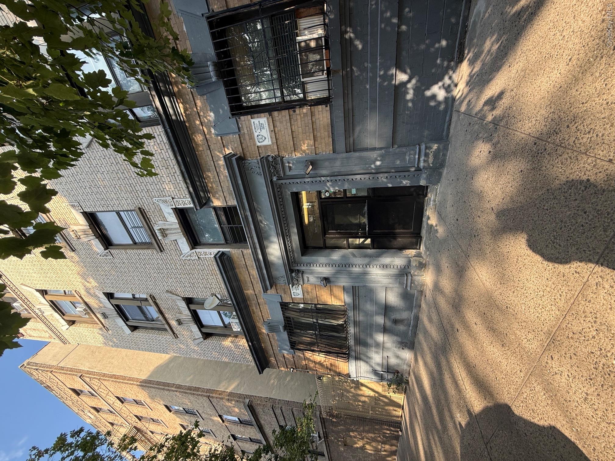 2116 Honeywell Avenue 5 — photo