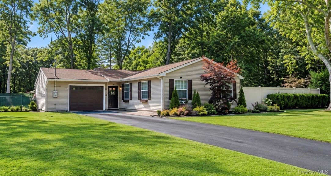 28 Yaphank Avenue — photo