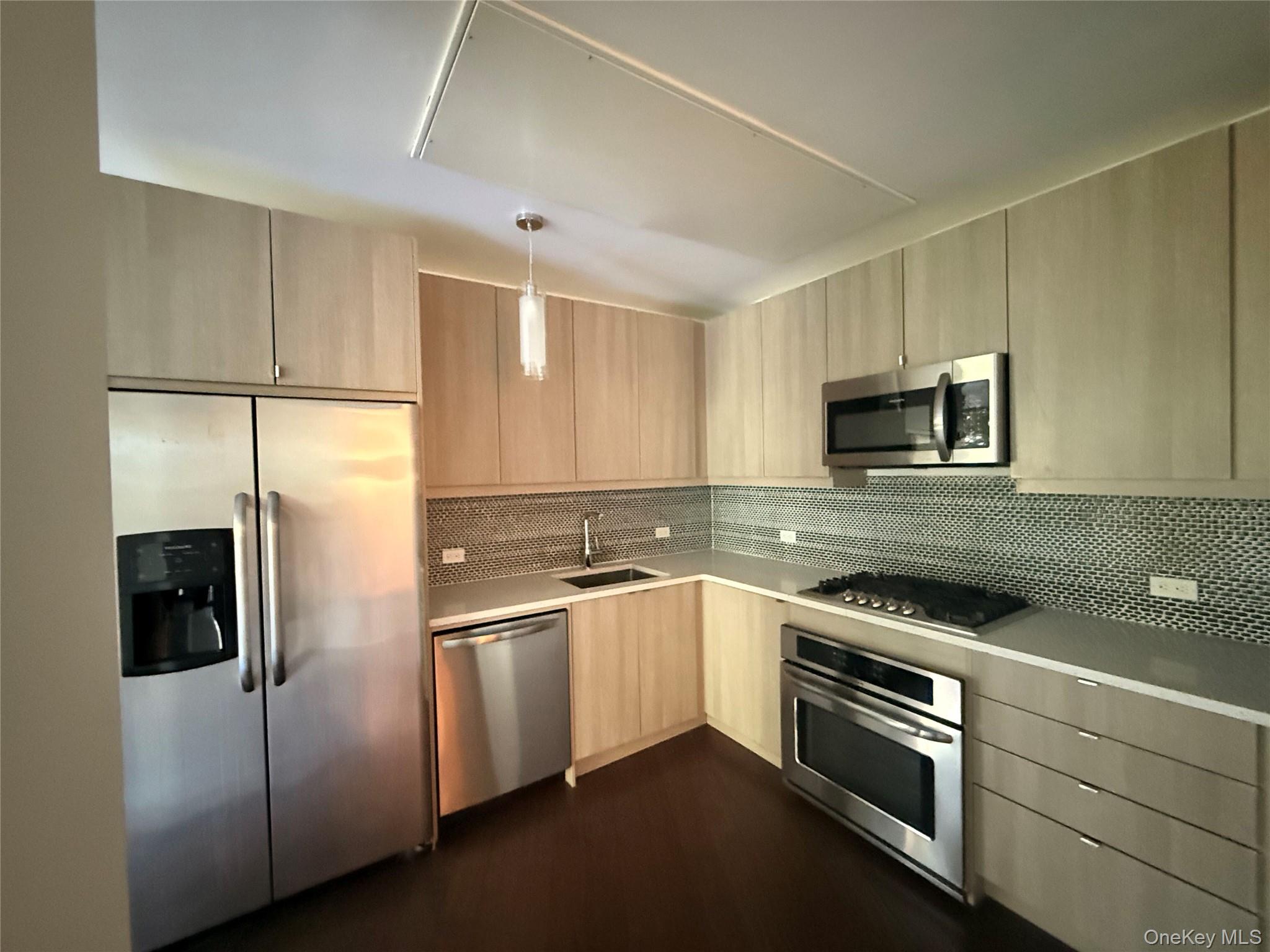 250 S Central Park Avenue 3L — photo