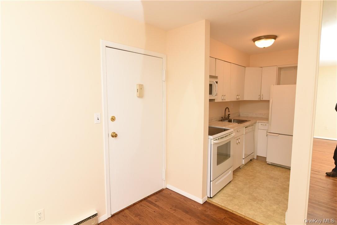 260 West Street B4 — photo