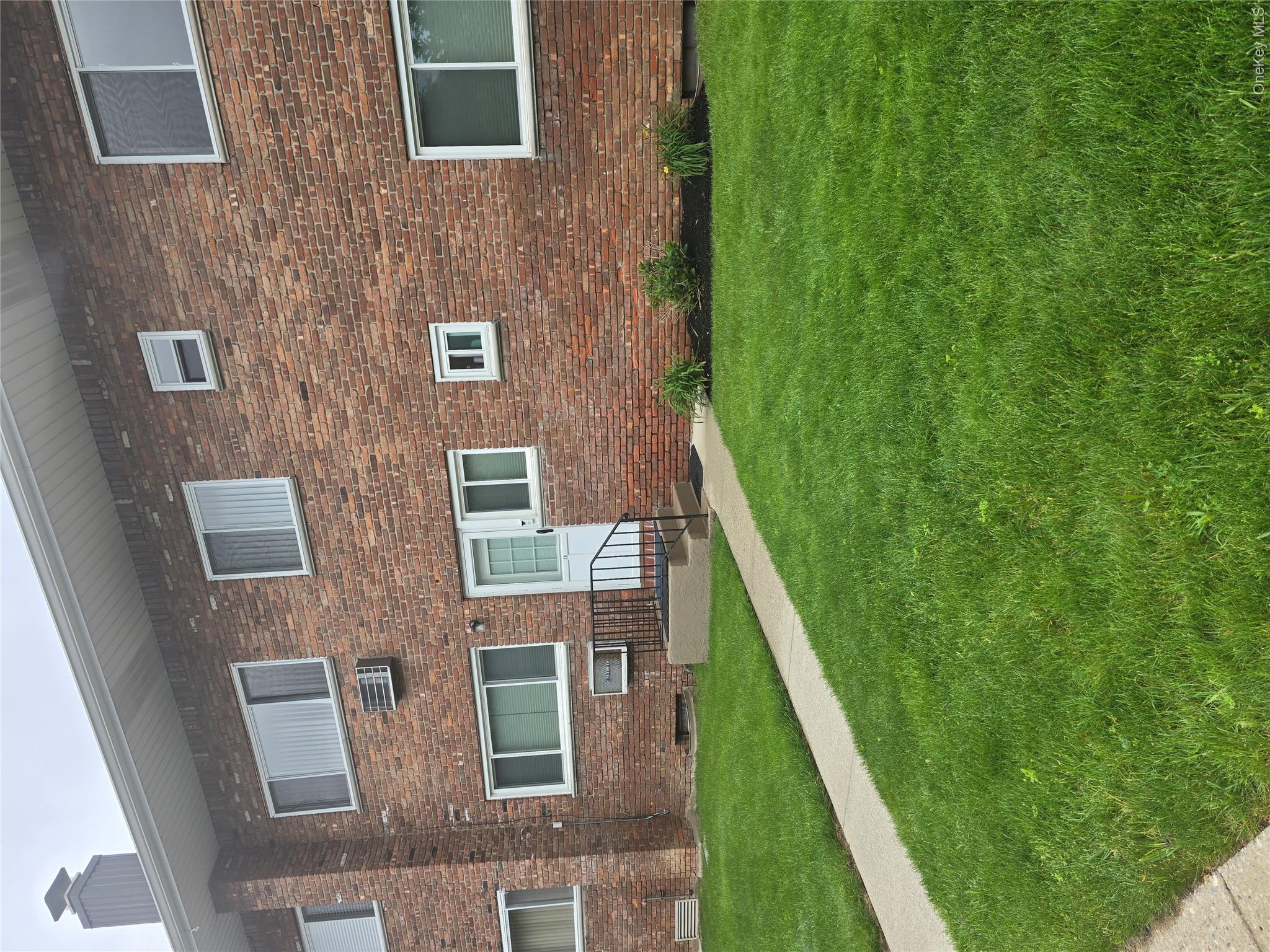 355 Route 111 19 — photo