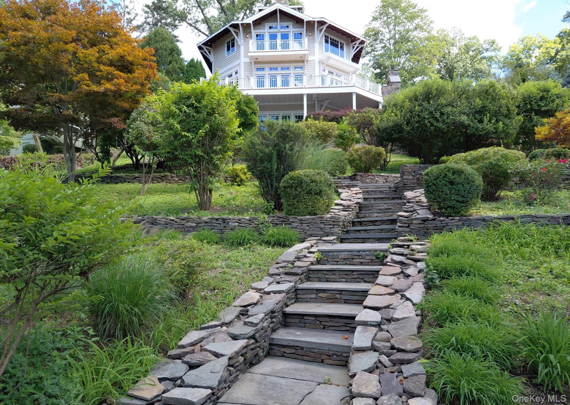 33 Truesdale Lake Drive — photo