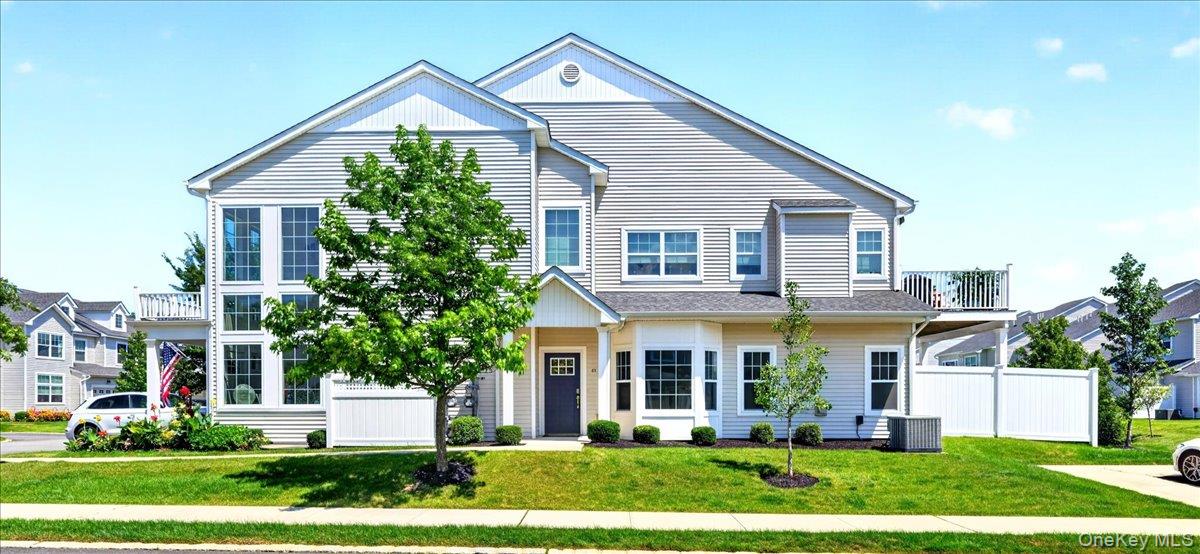 61 Avery Drive N — photo