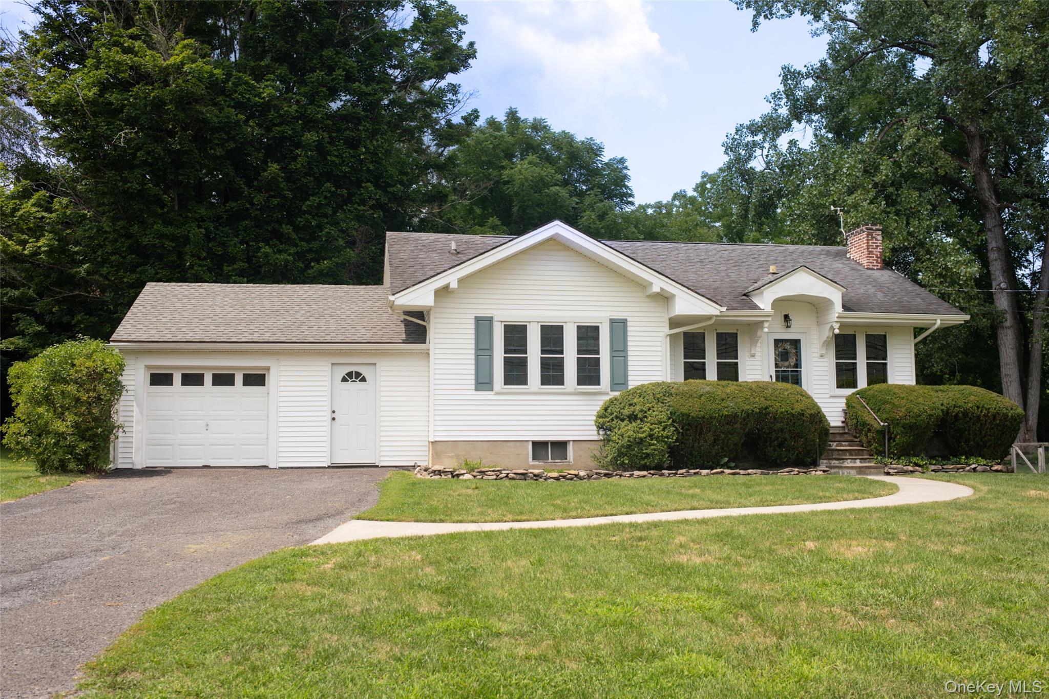 8532 Route 209 — photo
