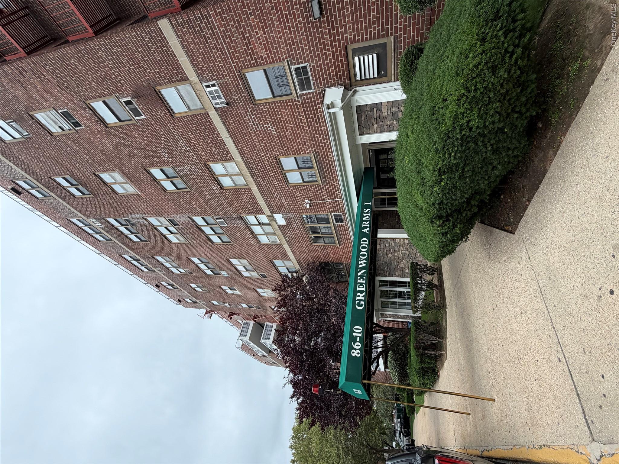 86-10 151 Avenue 6N — photo