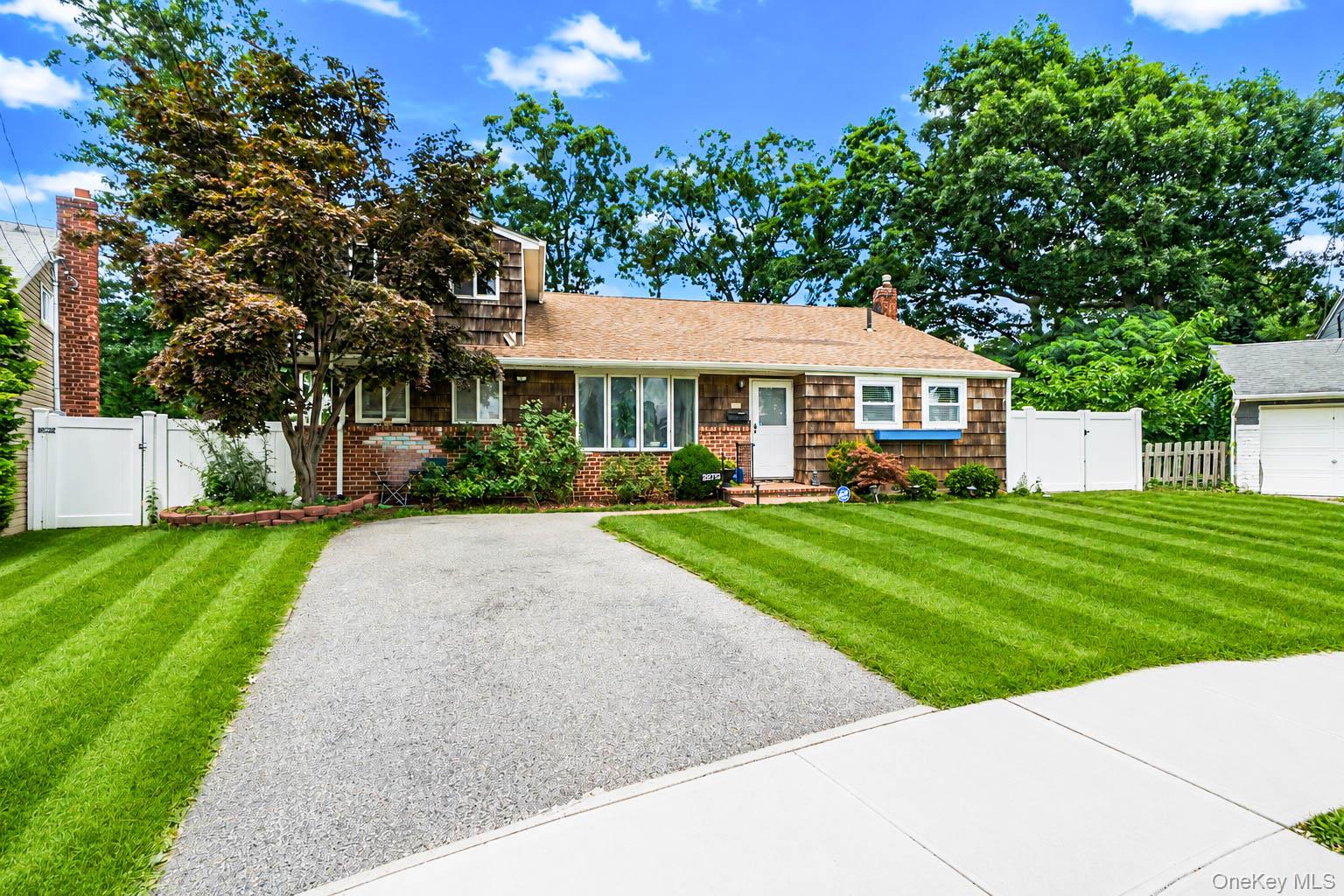 2275 Hynes Place — photo