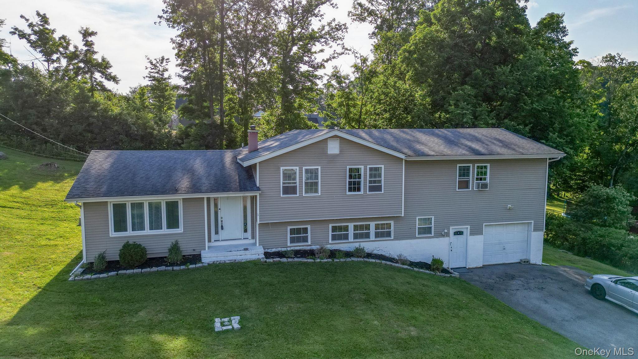 1 Forest Lane — photo