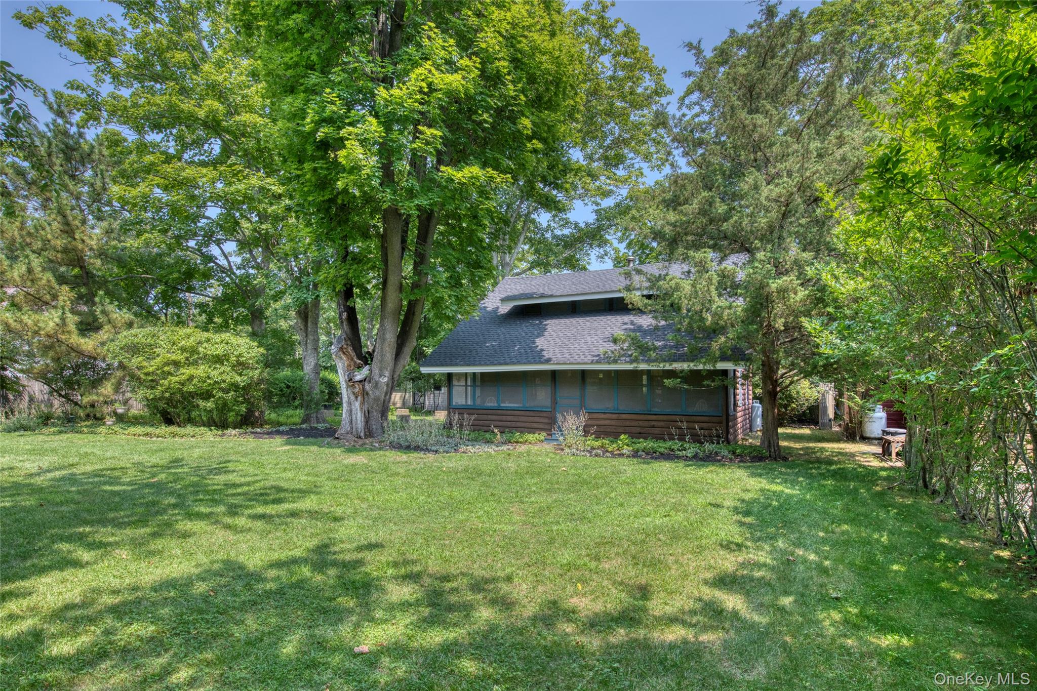 44 (1180) Sound Road — photo