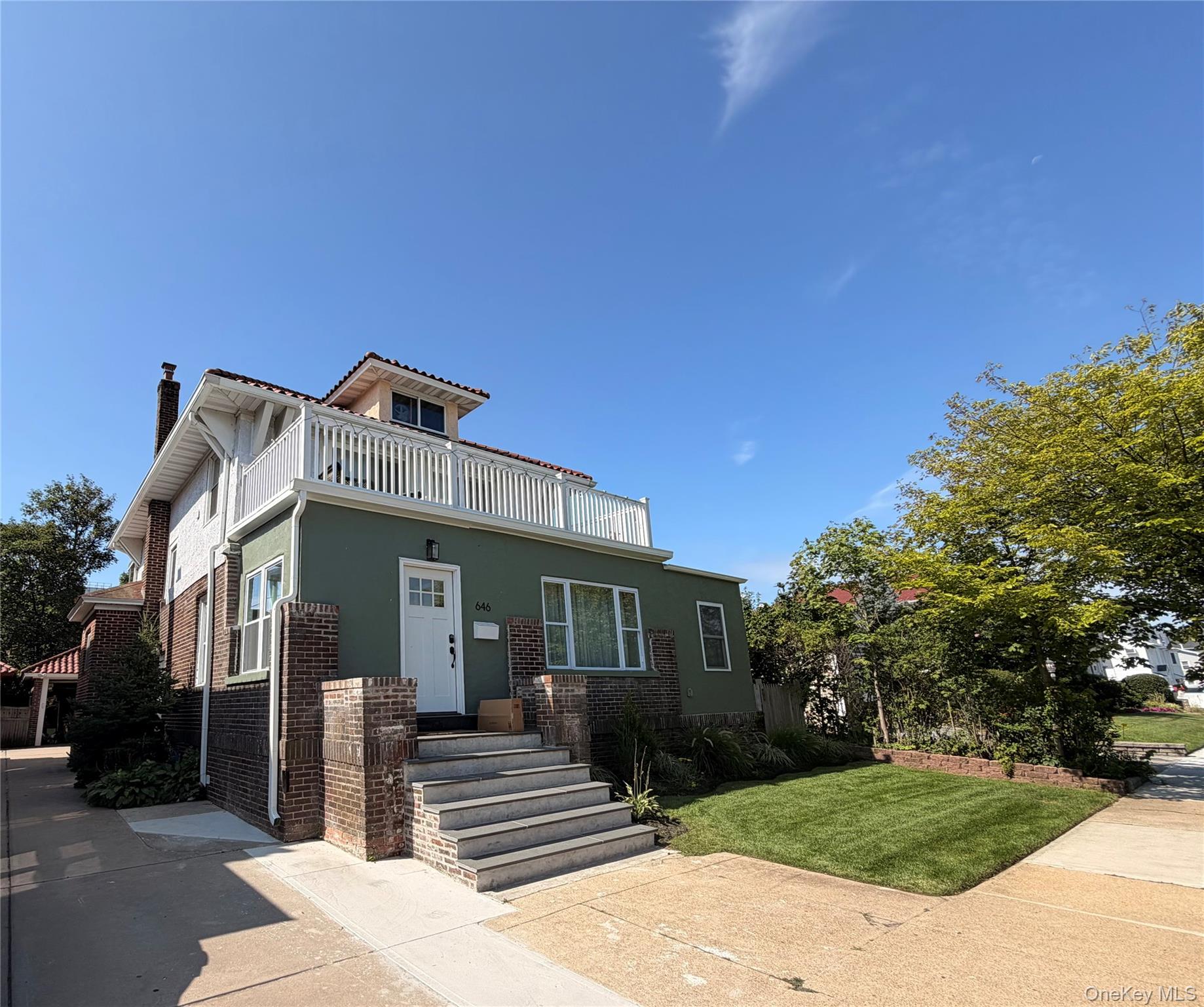 646 W Beech Street Lower — photo