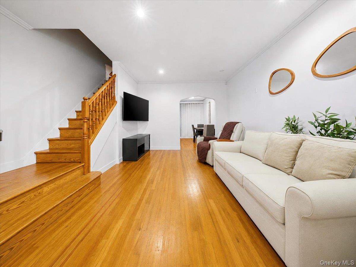 320 E 59th Street, New York, NY 11203 — photo 3