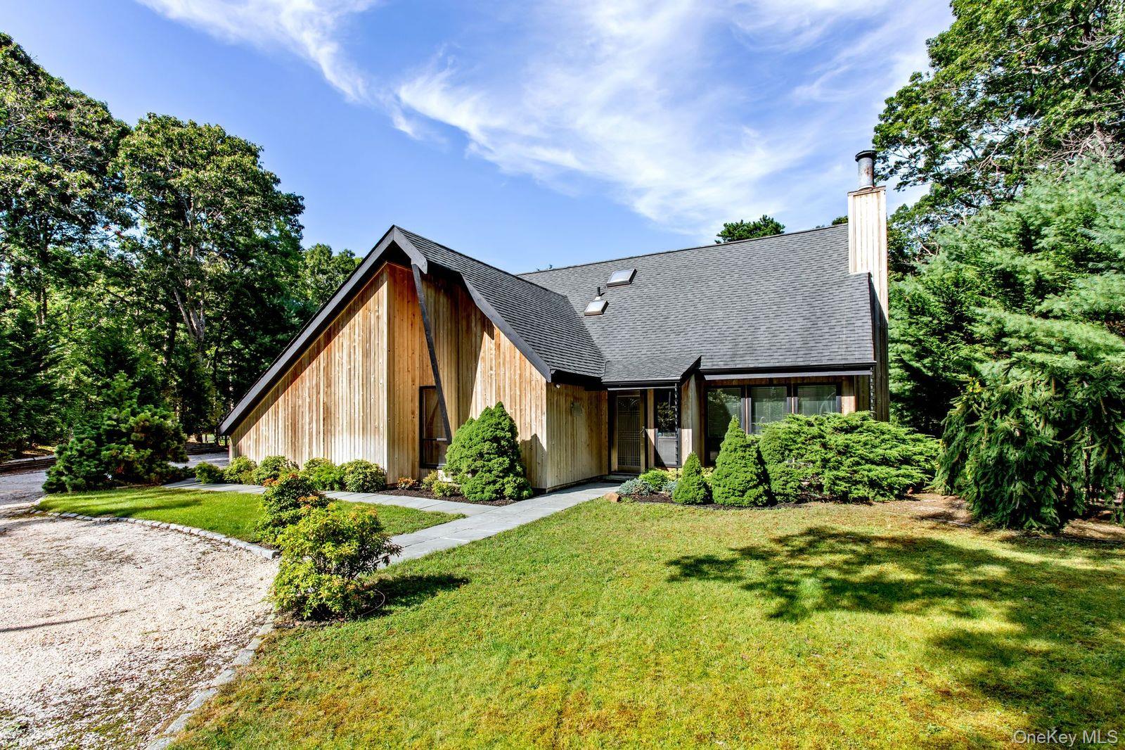 6 Strathmore Court — photo