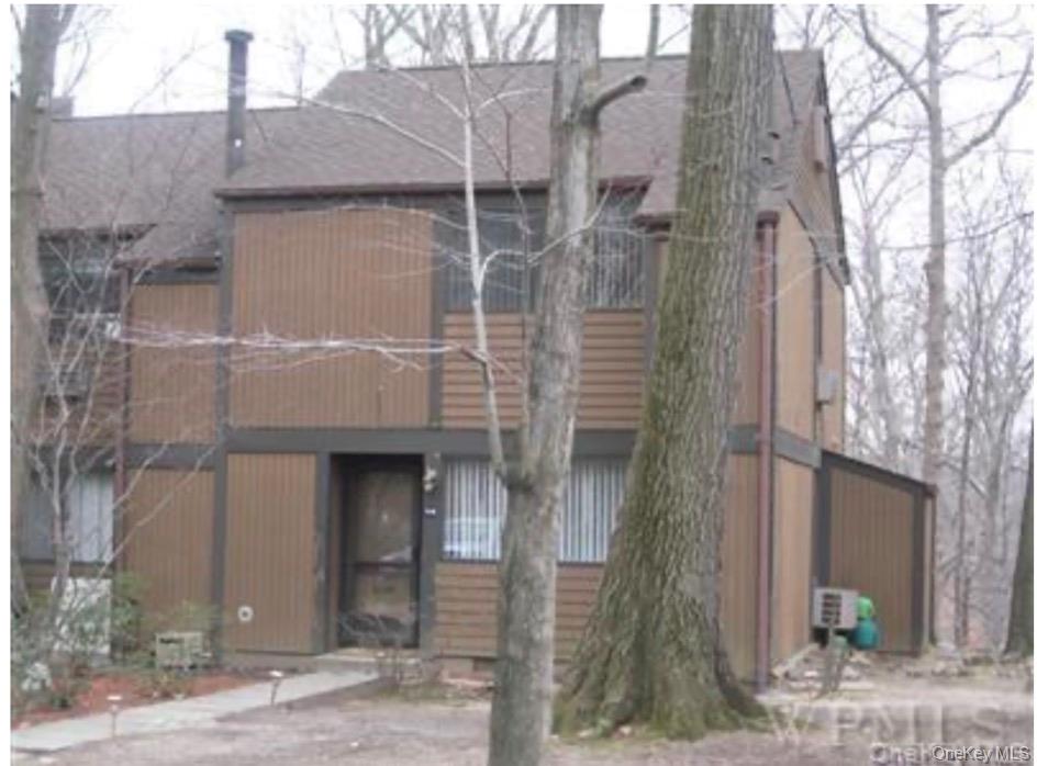 114 Round Hill Road — photo