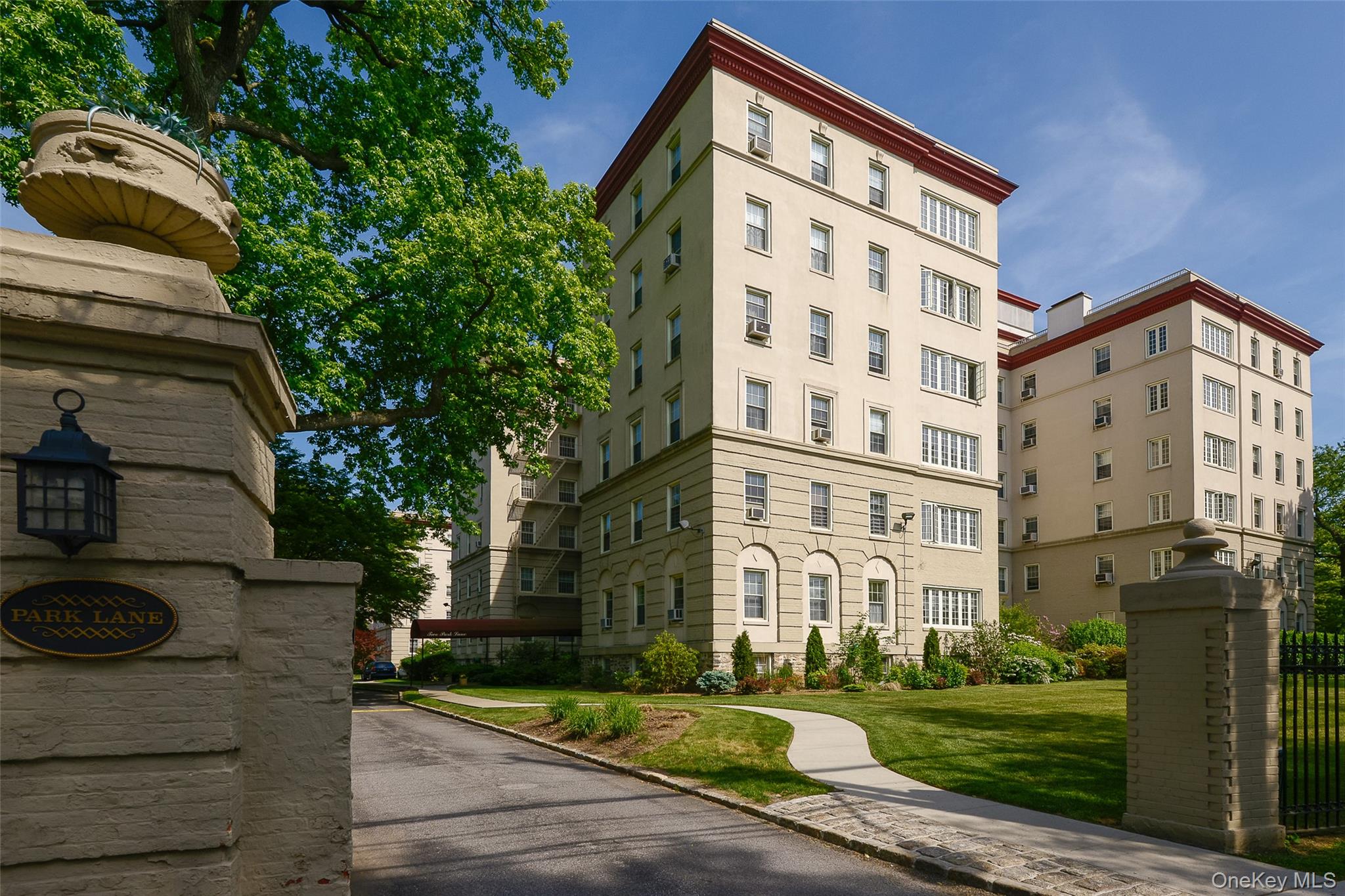 2 Park Lane 4-B — photo