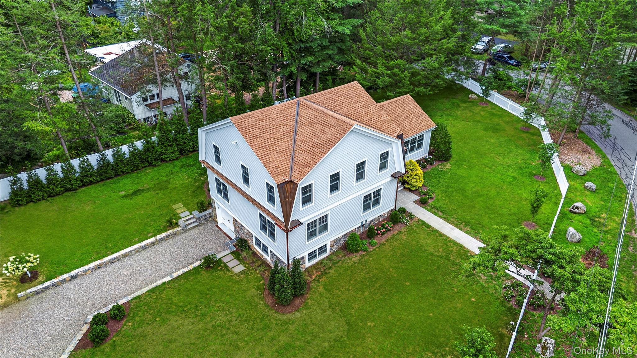 21 Twin Lakes Road — photo