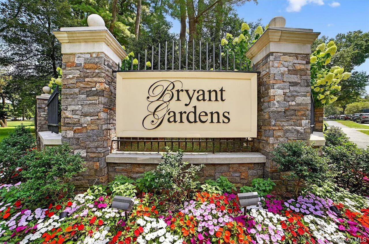 11 Bryant Crescent Unit 2a — photo