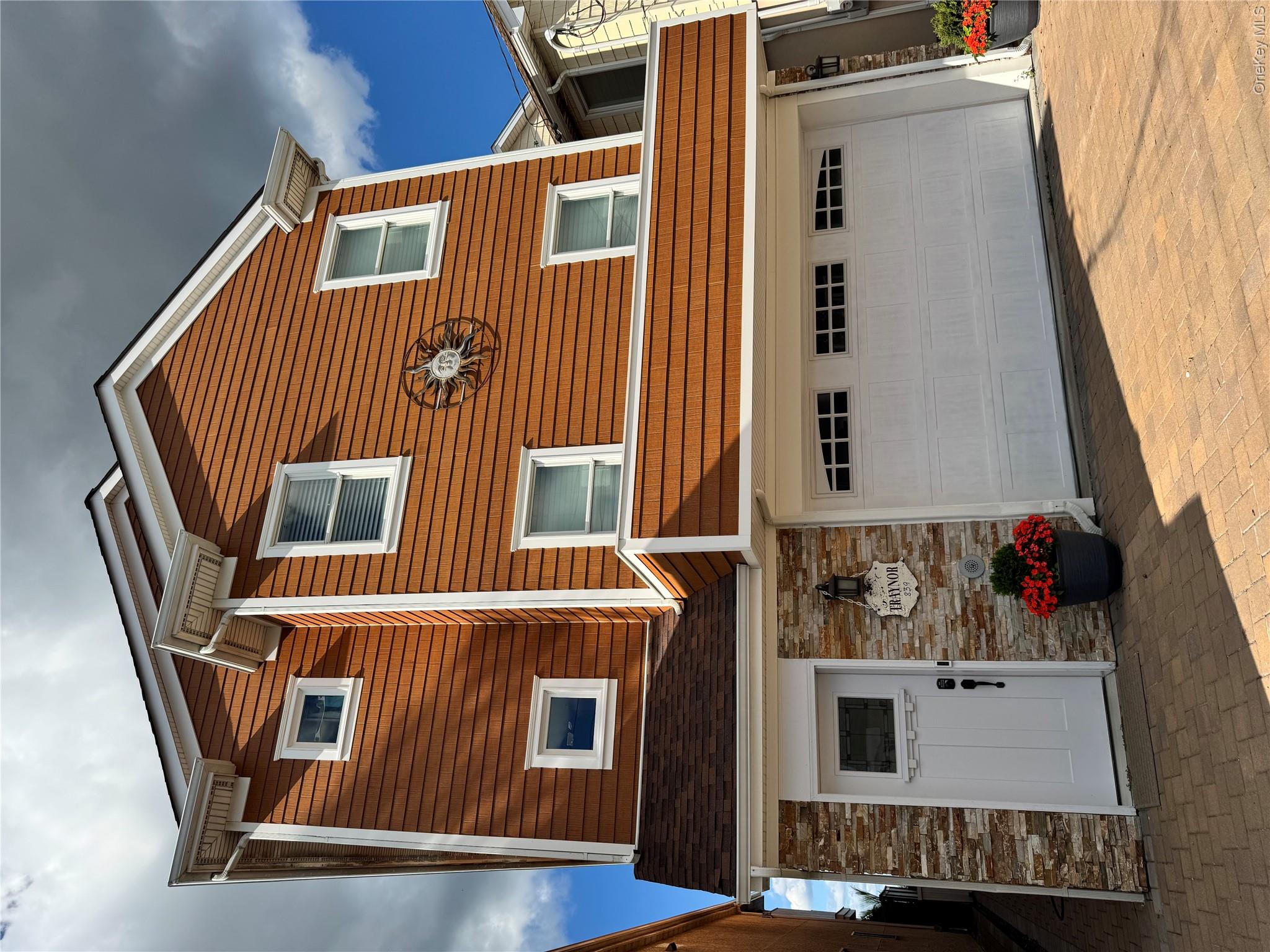839 W Park Avenue — photo