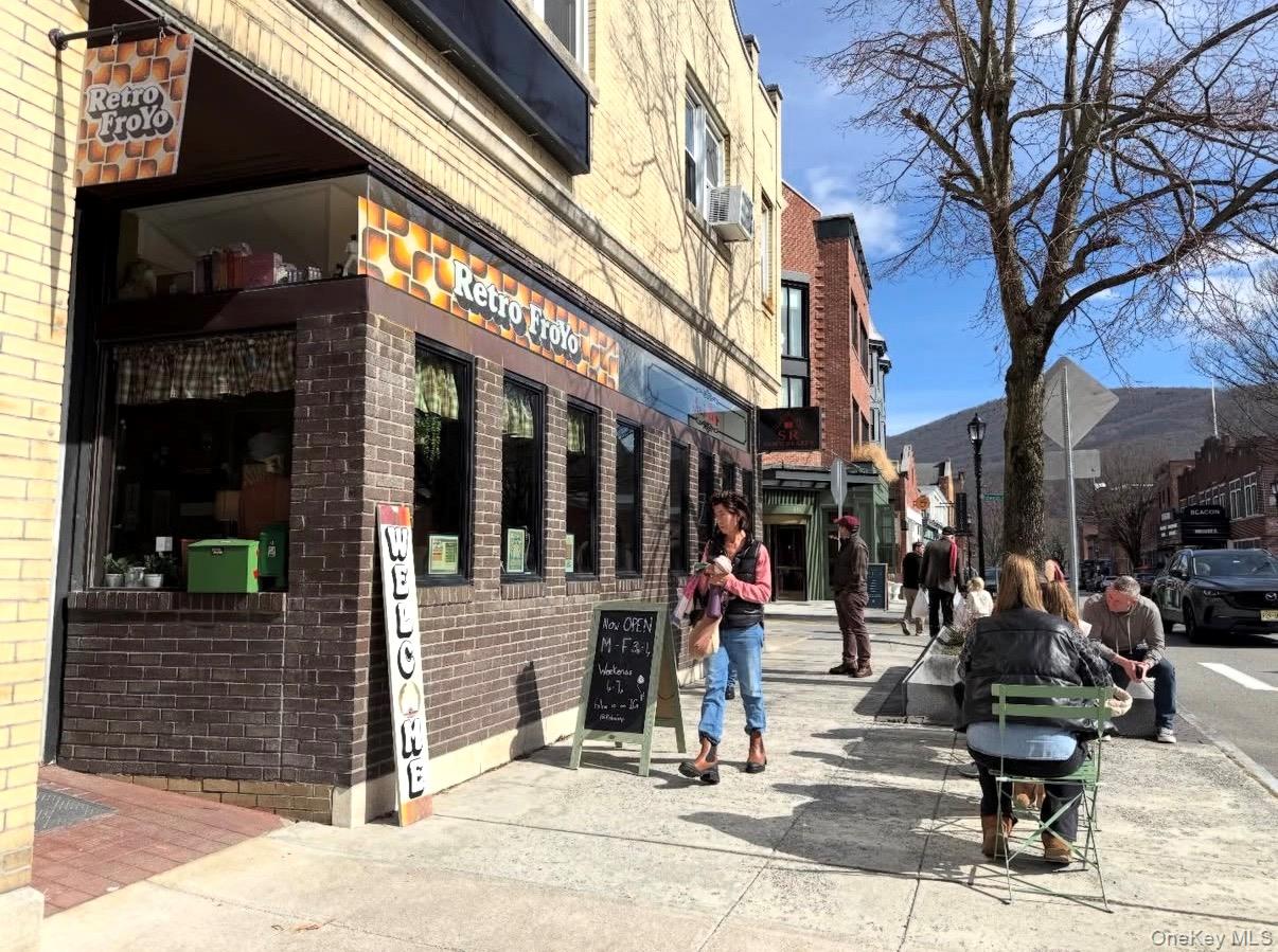412 Main Street — photo