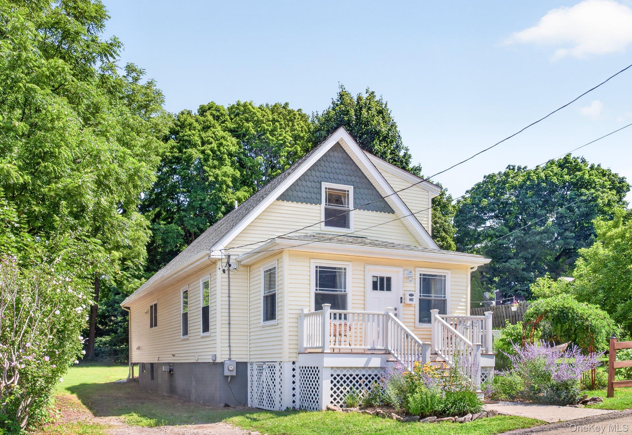 256 E Main Street — photo