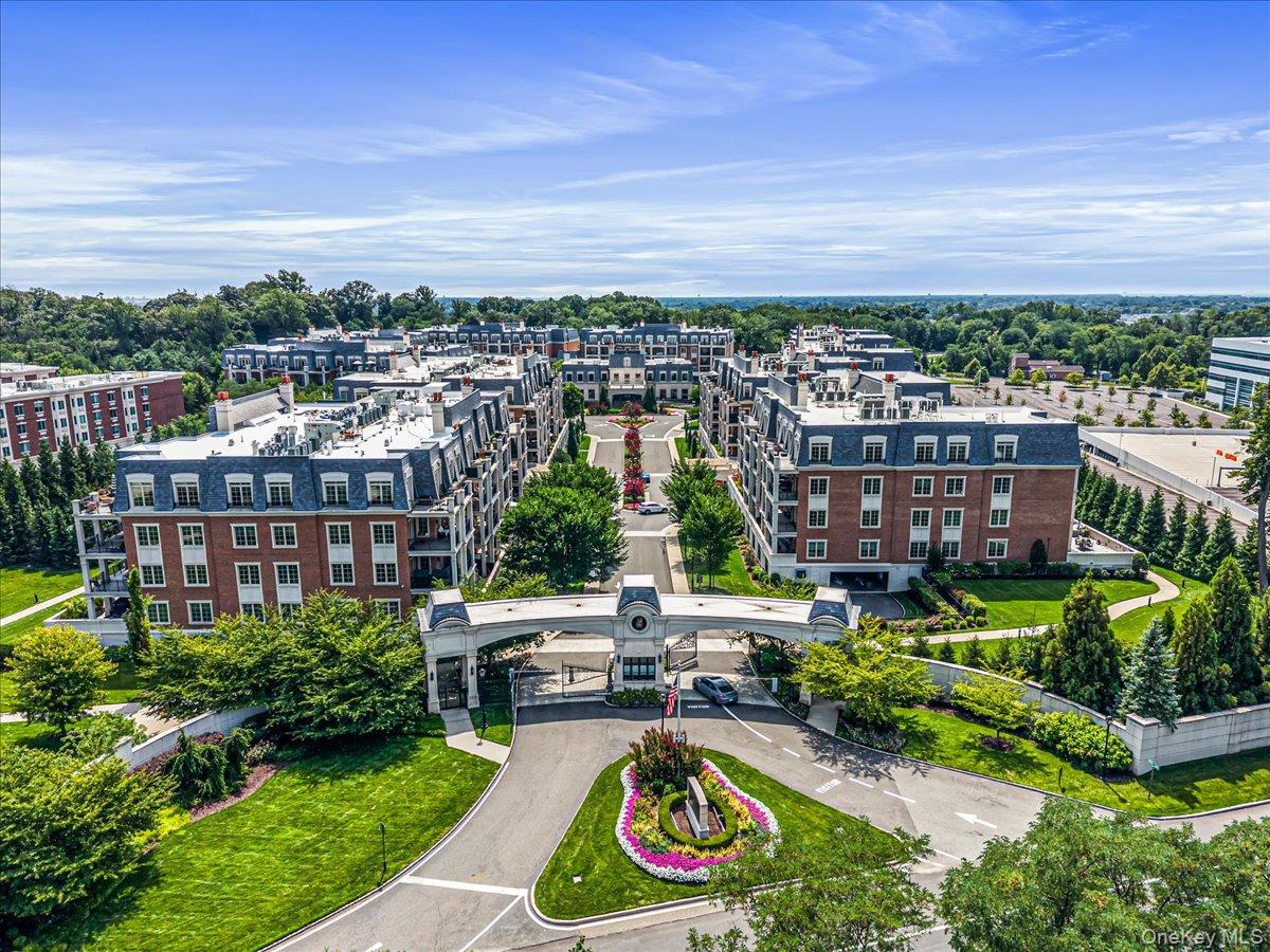 6000 Royal Court 6006 — photo