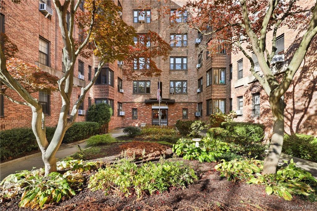 35 Parkview Avenue 5a — photo