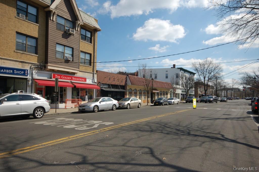 157 Larchmont Avenue Storefront — photo