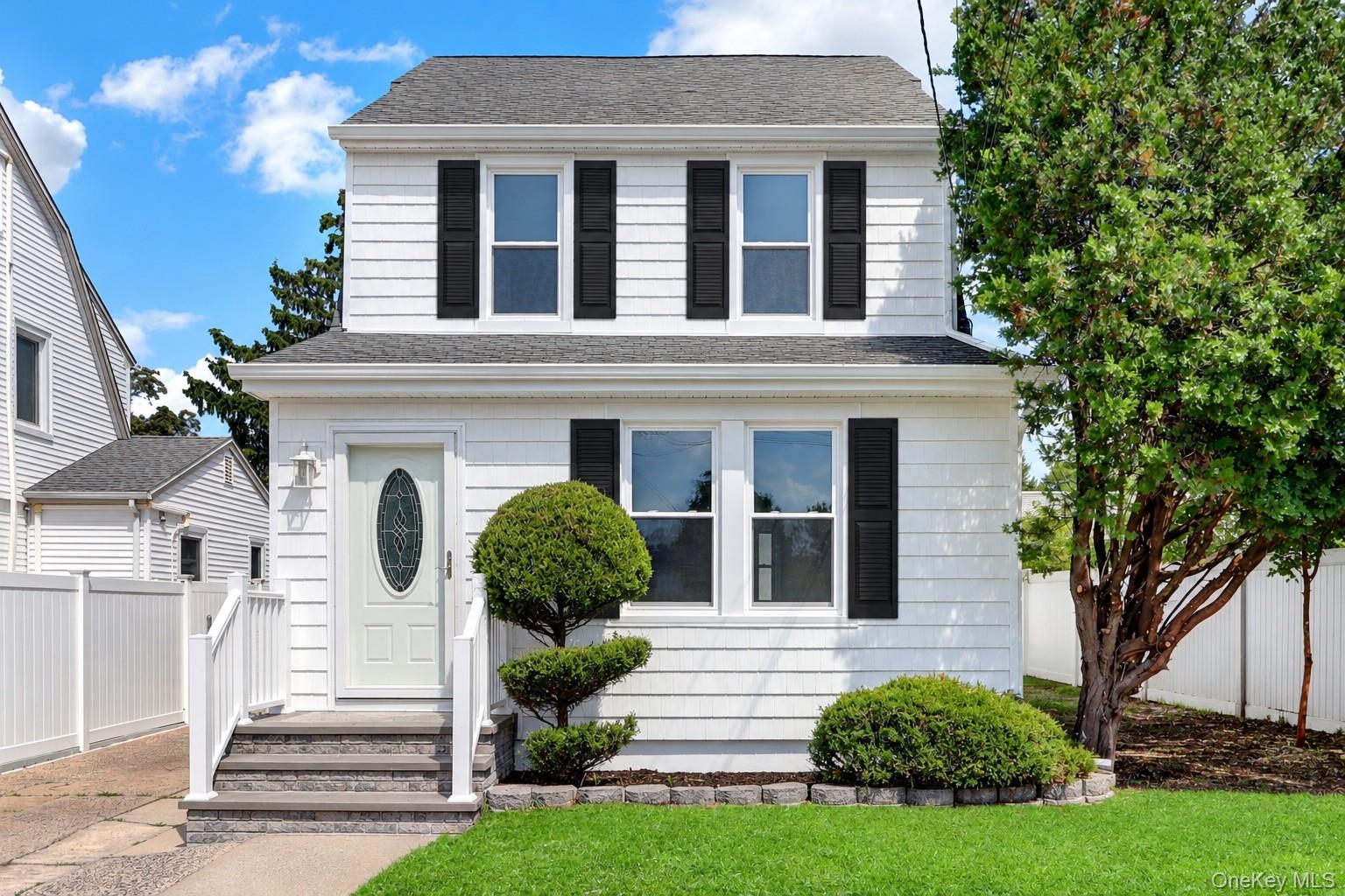 15 Stratford Avenue — photo