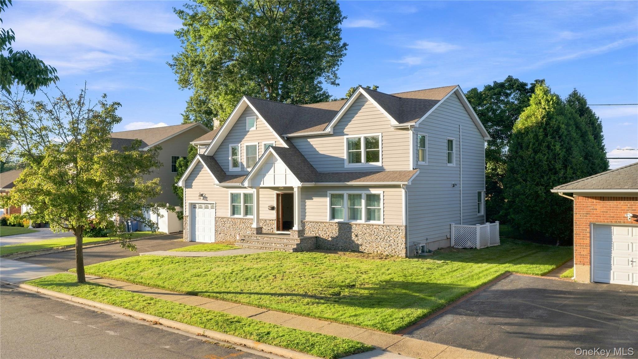 22 Forest Drive, Oyster Bay, NY 11753 — photo 2