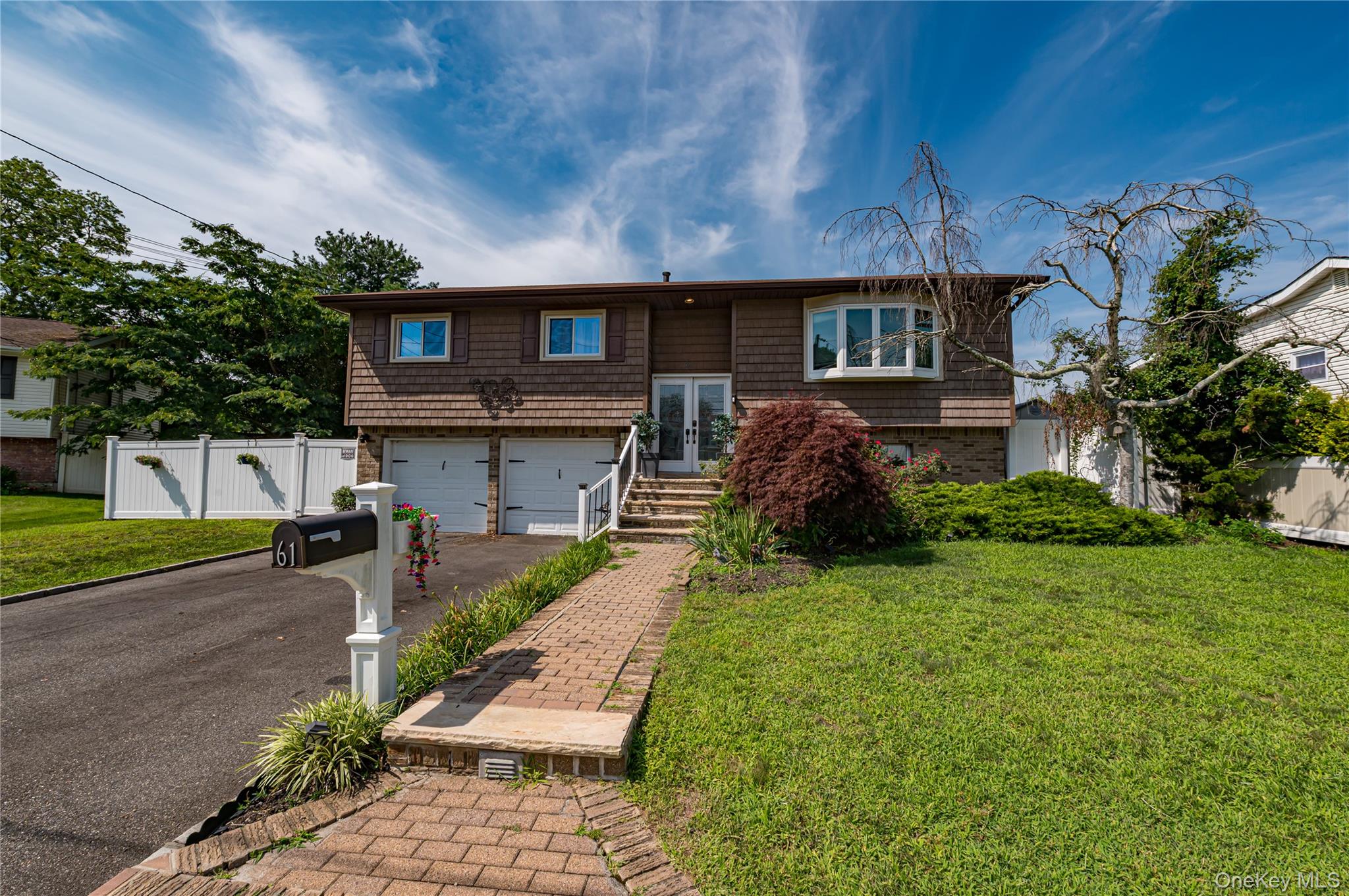 61 Linda Lane — photo
