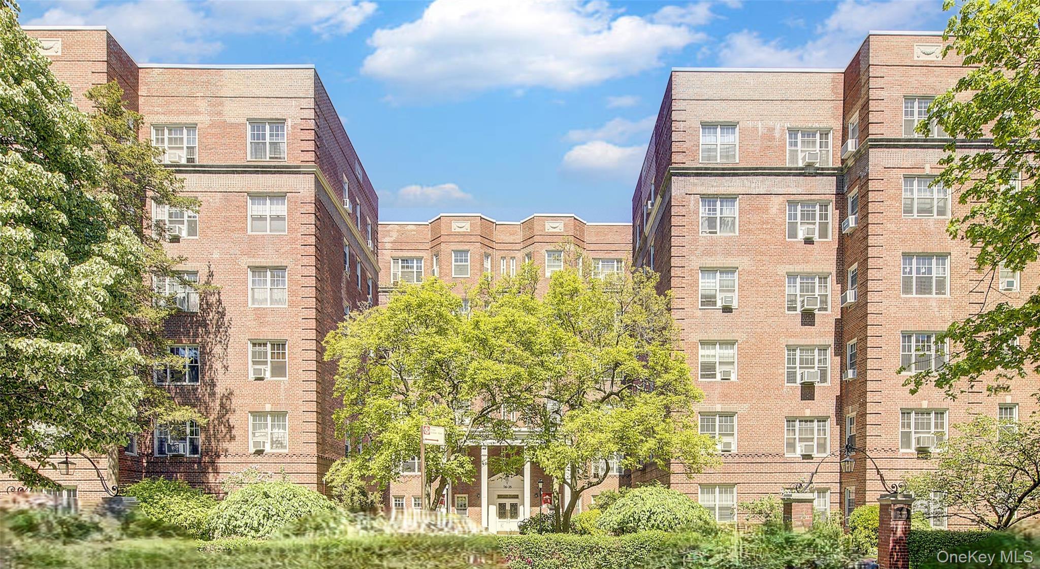 76-35 113th Street 6F — photo