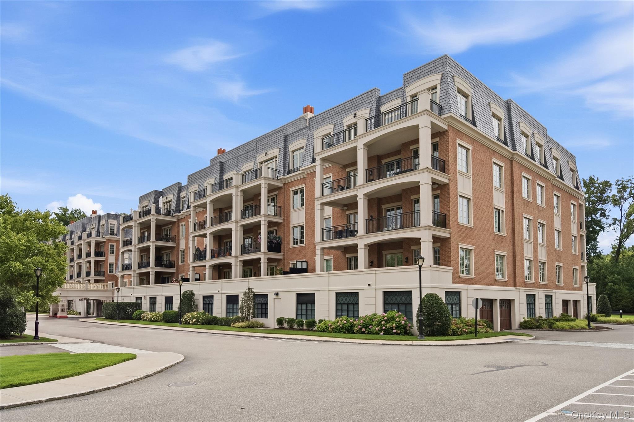 3000 Royal Court 3206 — photo