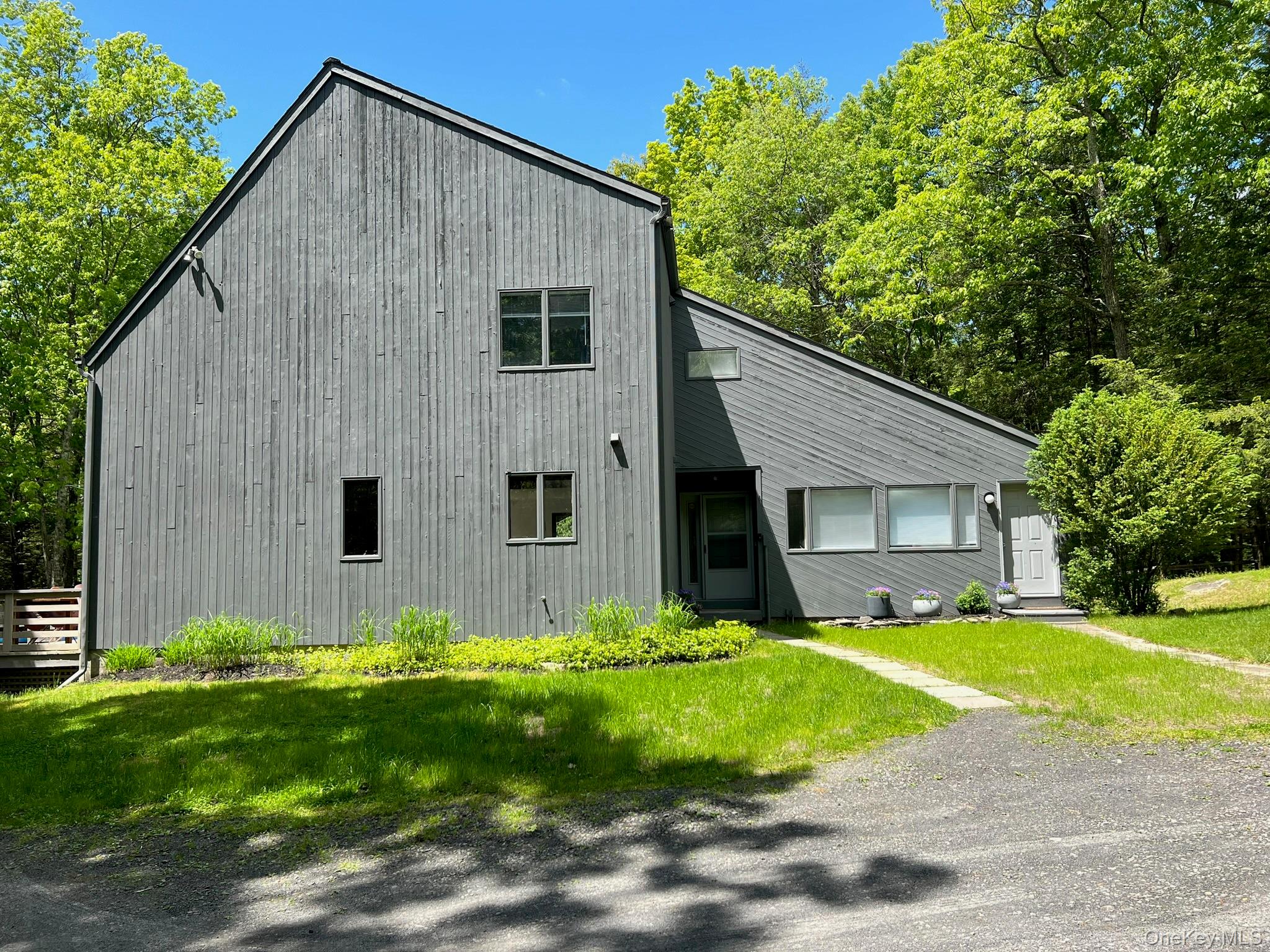9 Munchkin Lane — photo